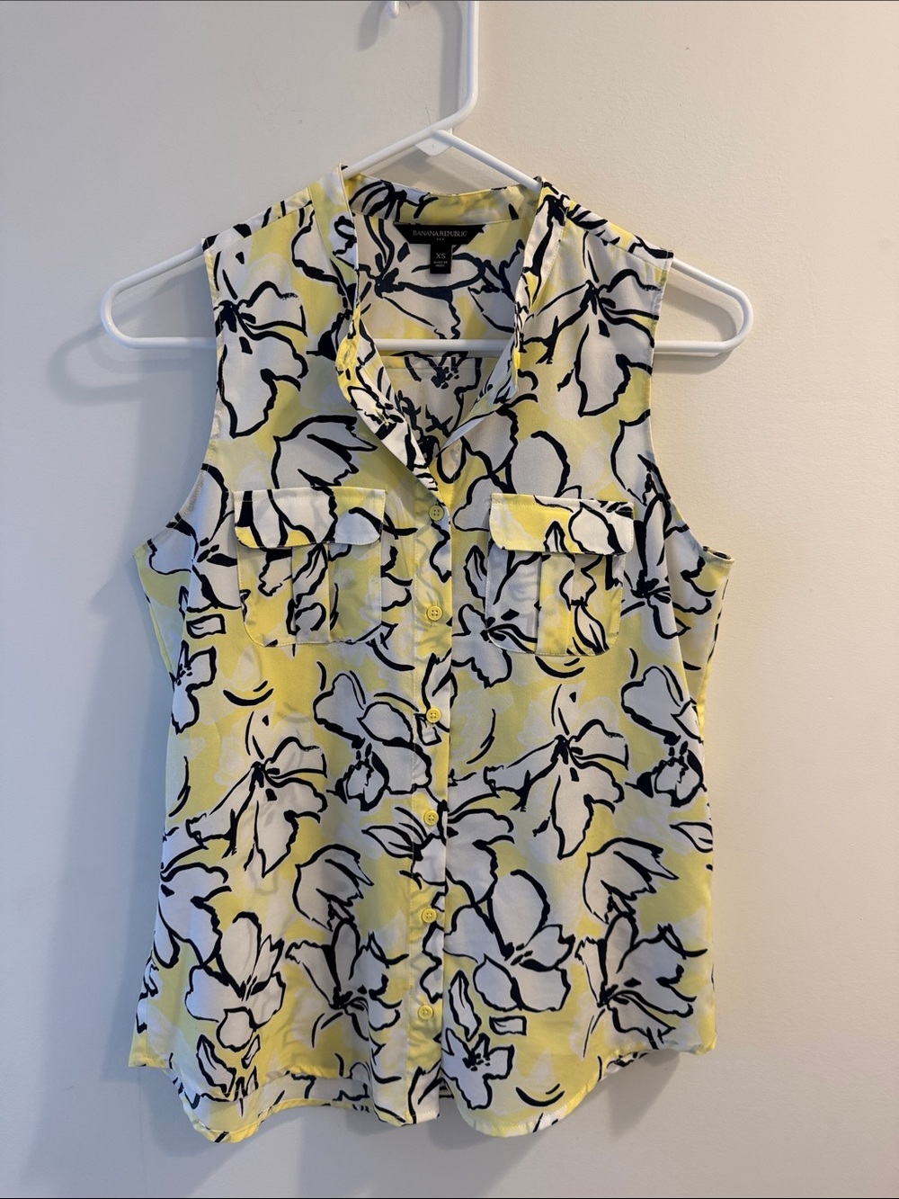 Banana Republic Yellow and White Floral Sleeveless Button-Front Blouse